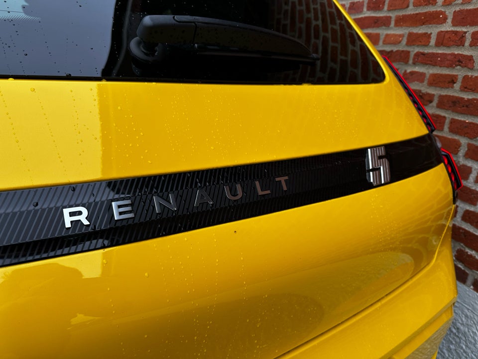 Renault 5 E-Tech 52 Iconic 5d