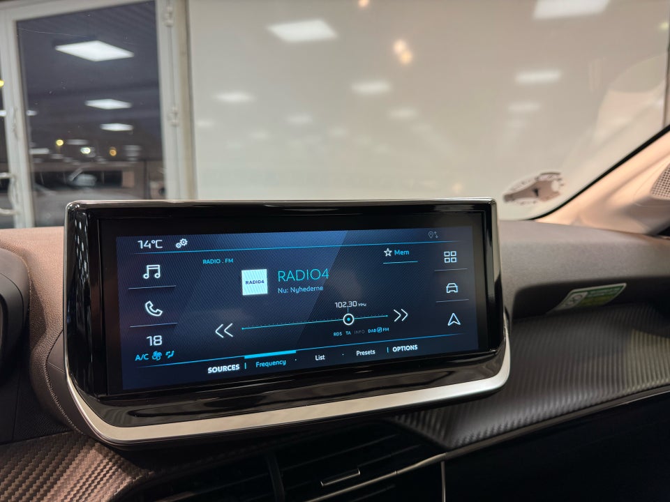 Peugeot e-208 50 Style 5d