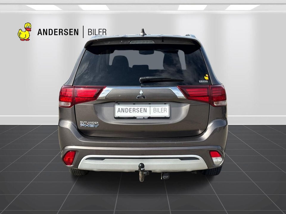 Mitsubishi Outlander 2,4 PHEV Invite CVT 4WD 5d