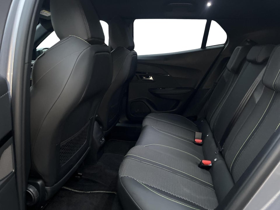 Peugeot e-2008 54 GT 5d