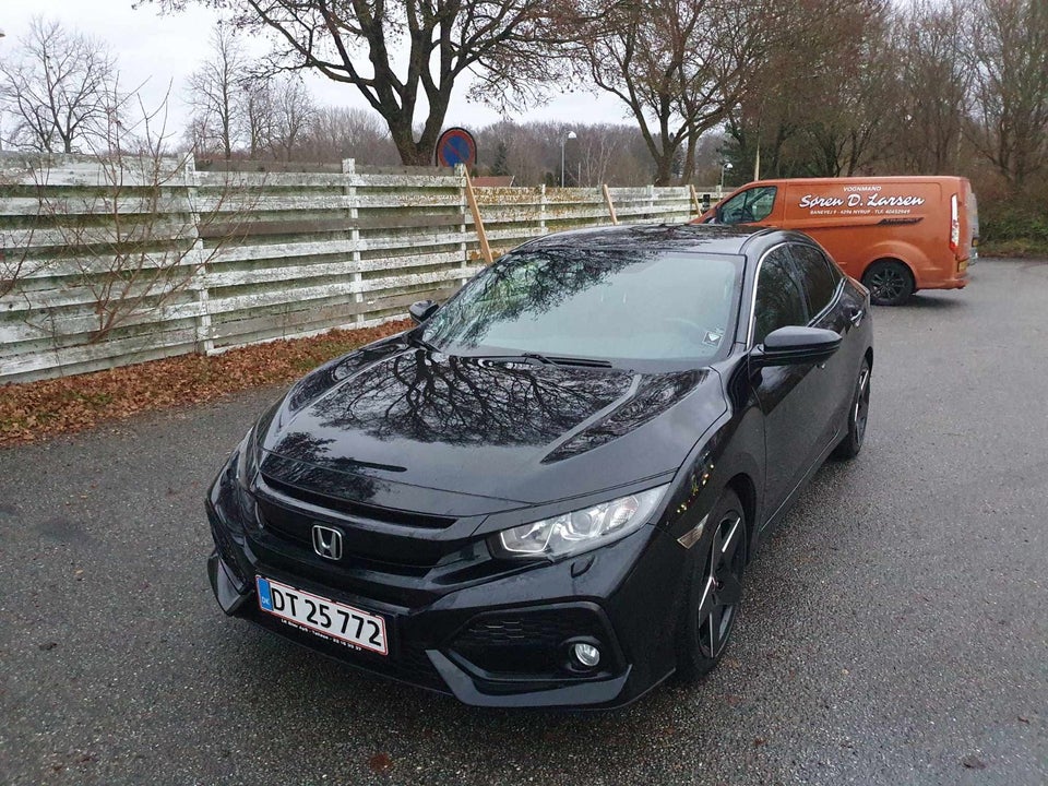 Honda Civic 1,0 VTEC Turbo Elegance 5d