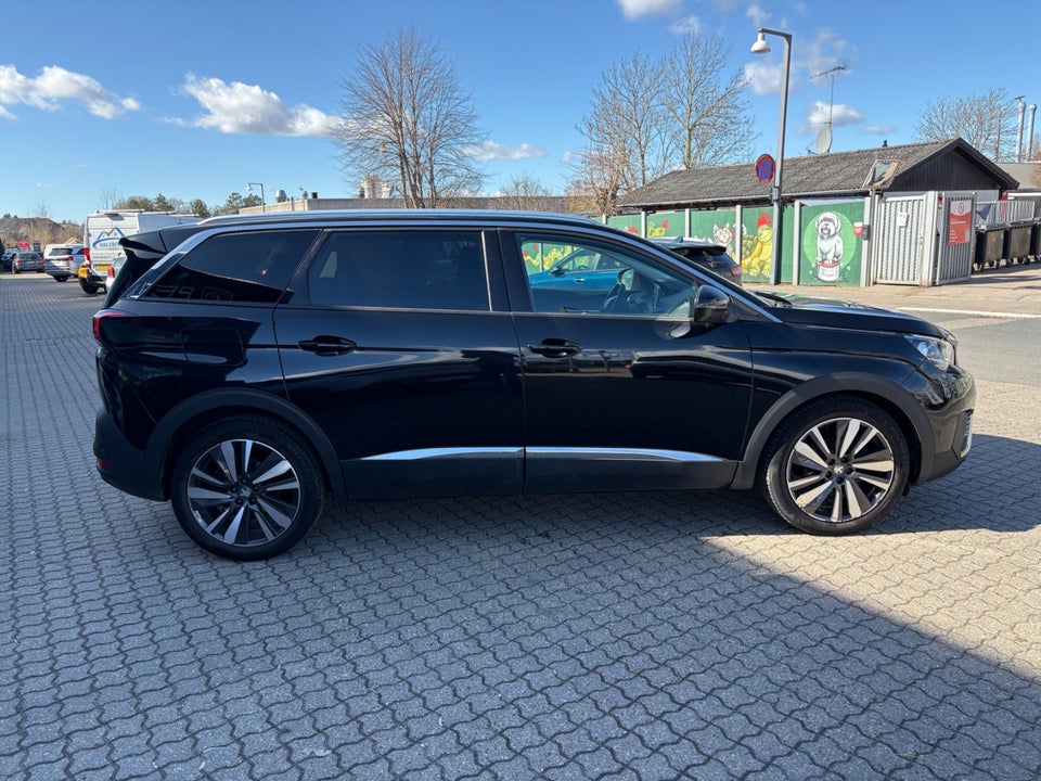 Peugeot 5008 1,2 e-THP 130 Allure 7prs 5d