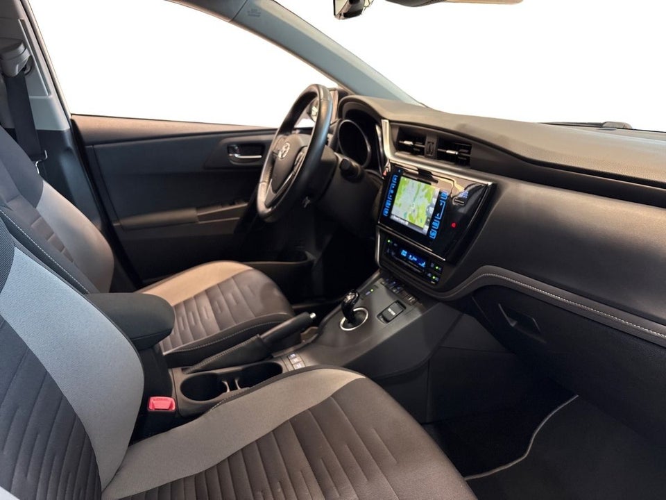 Toyota Auris 1,8 Hybrid H2 Style CVT 5d