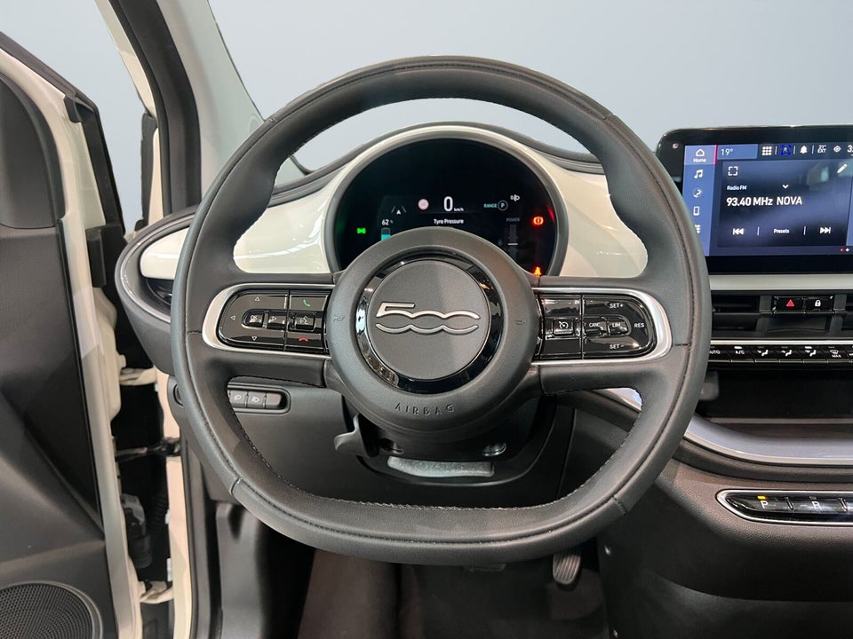 Fiat 500e 42 Icon Cabrio 2d