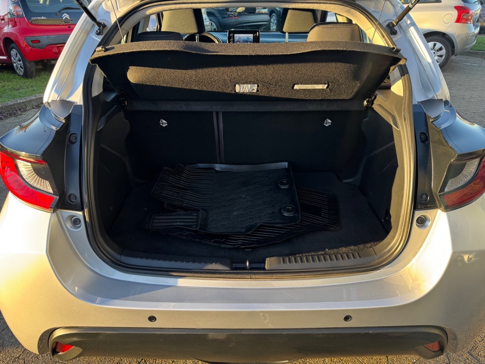 Toyota Yaris 1,5 Hybrid H1 e-CVT 5d