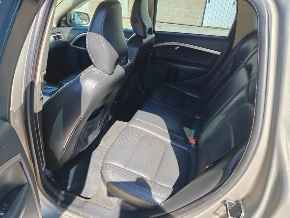 Volvo V70 2,4 D5 185 R-Design aut. 5d