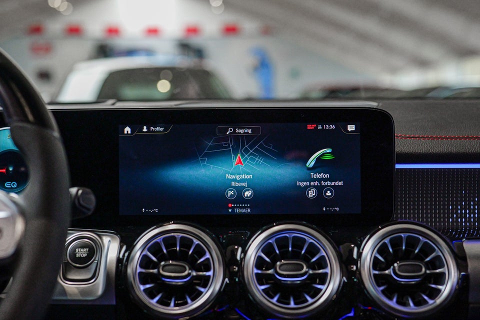 Mercedes EQB300 AMG Line 4Matic 5d