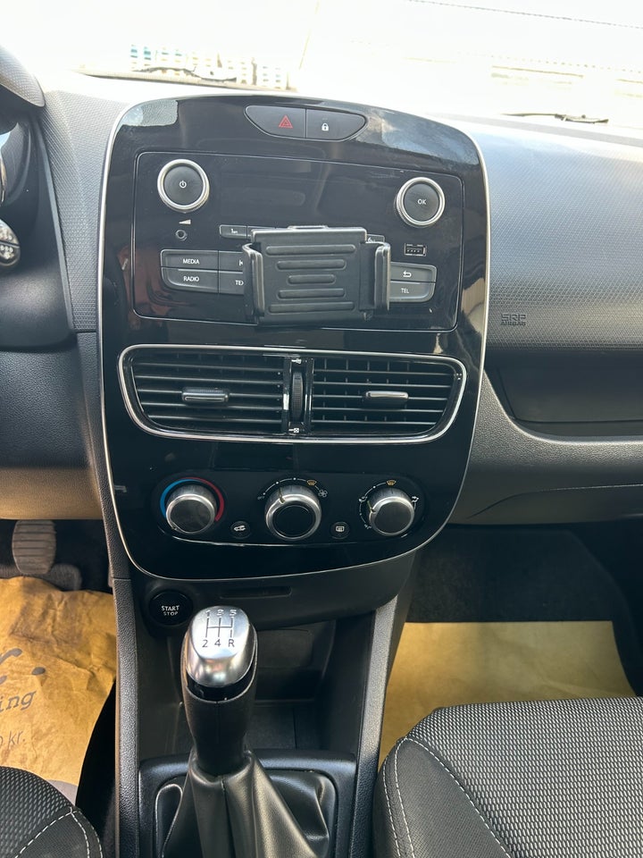 Renault Clio IV 1,2 16V Life Sport Tourer 5d