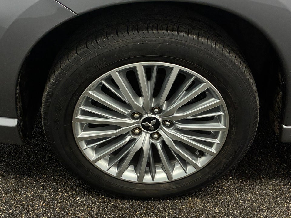 Mitsubishi Outlander 2,4 PHEV Intense CVT 4WD 5d