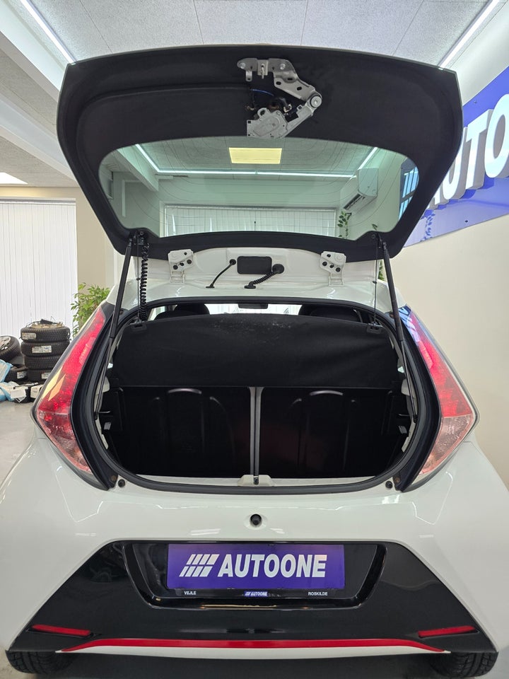 Toyota Aygo 1,0 VVT-i x-pression 5d