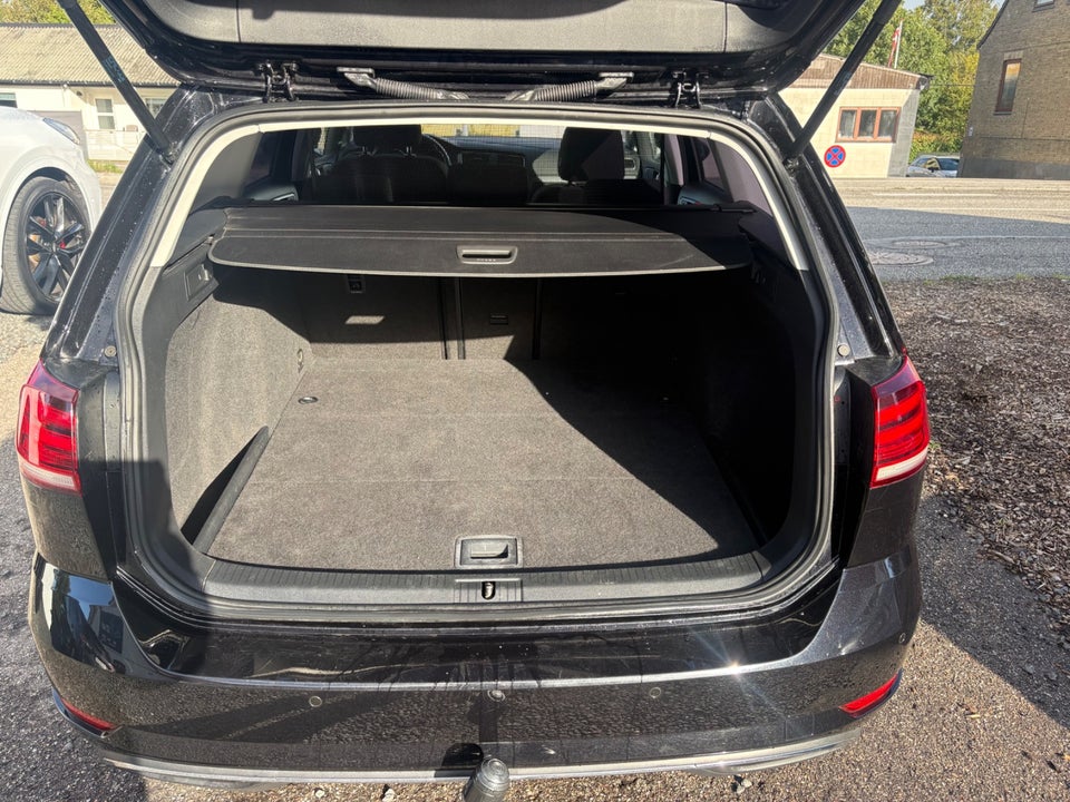 VW Golf VII 1,6 TDi 115 Comfortline Variant 5d
