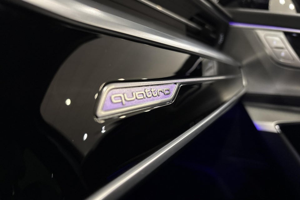 Audi A6 55 TFSi e Sport Prestige Avant quattro S-tr. 5d