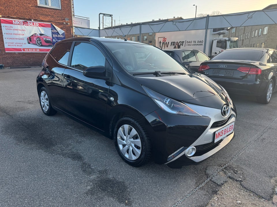 Toyota Aygo 1,0 VVT-i x-black II 5d