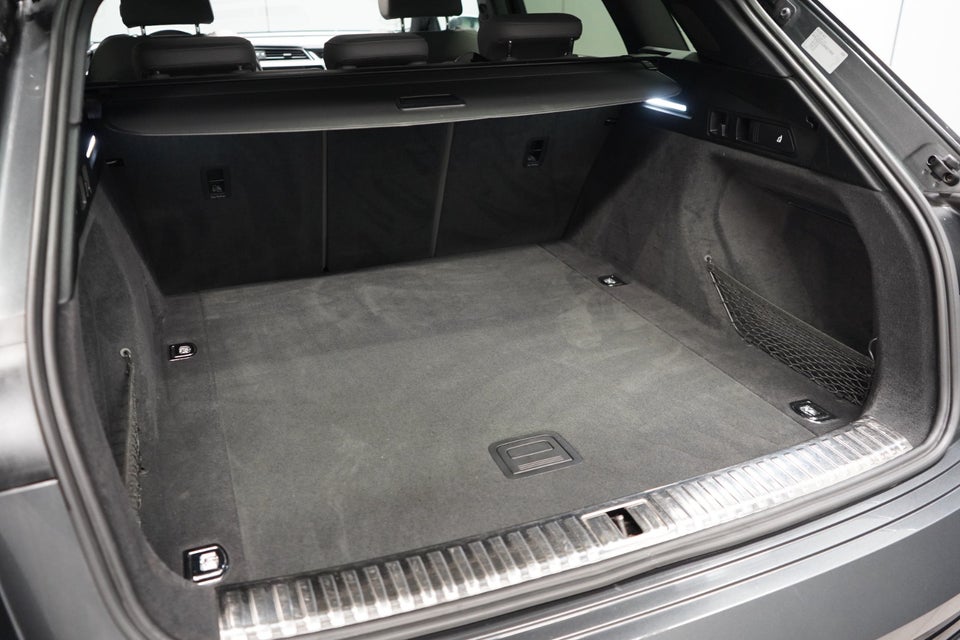 Audi e-tron 55 S-line quattro 5d