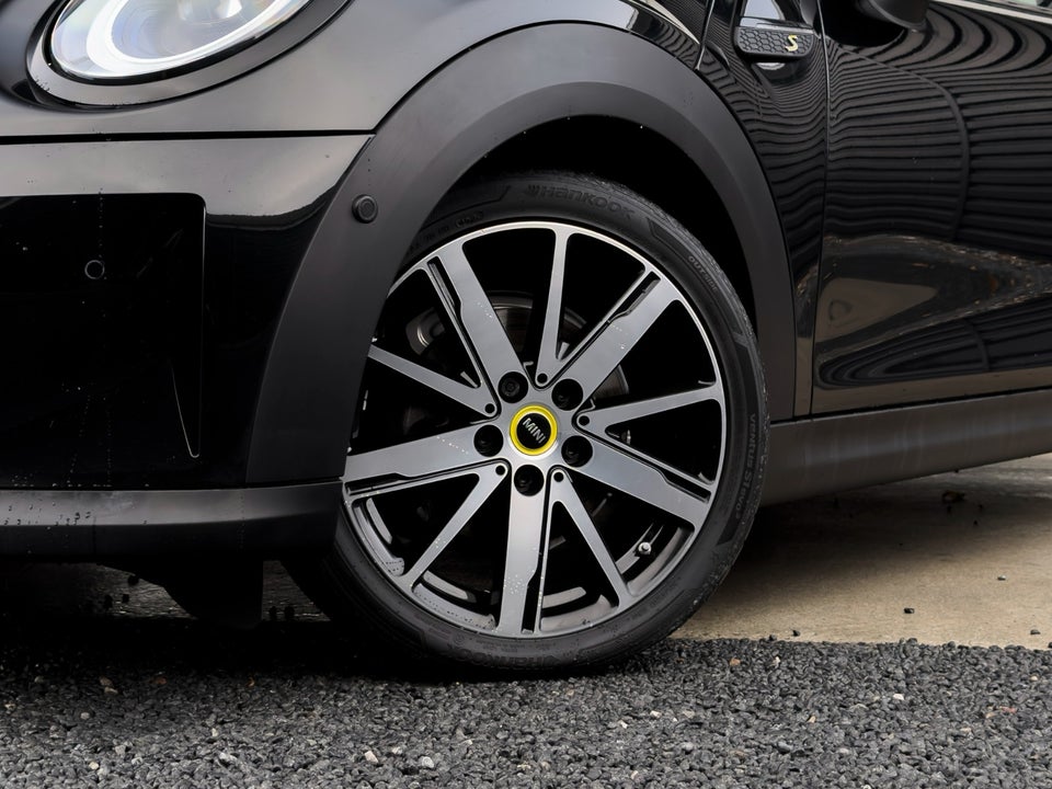 MINI Cooper SE Classic Trim 3d