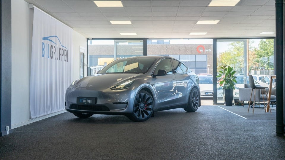 Tesla Model Y Performance AWD 5d