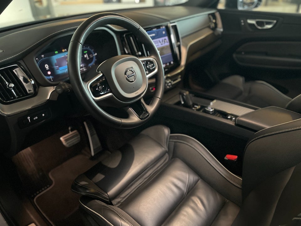 Volvo XC60 2,0 T8 ReCharge R-Design aut. AWD 5d