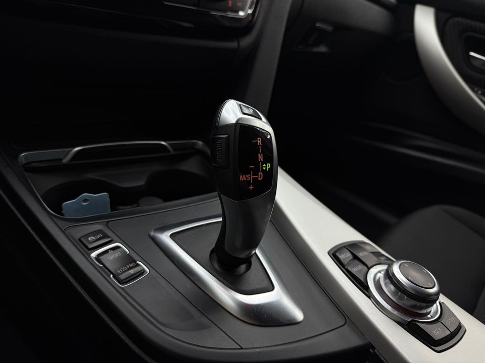 BMW 320d 2,0 Touring Advantage aut. 5d