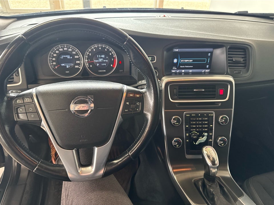 Volvo V60 1,6 T4 180 Momentum aut. 5d