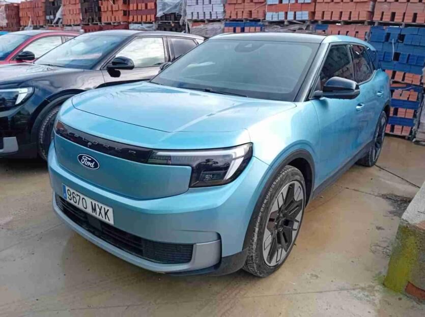 Ford Explorer 77 Premium Extended Range 5d