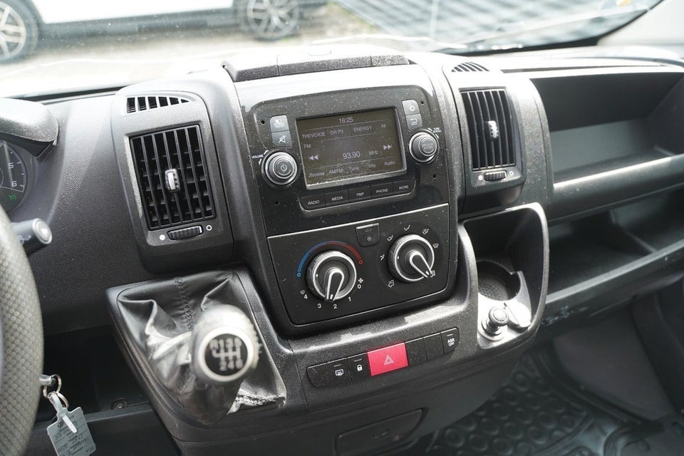 Peugeot Boxer 335 2,2 BlueHDi 165 L3H2 Premium