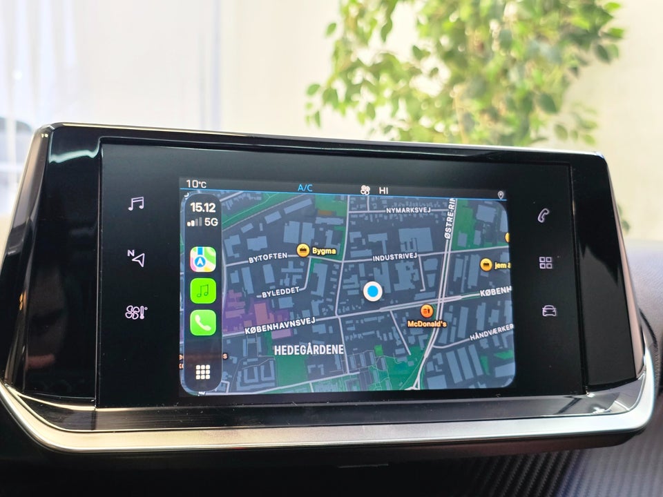 Peugeot 208 1,2 PureTech 100 Allure Sky 5d