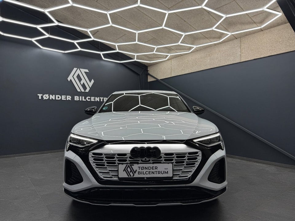 Audi Q8 e-tron 55 S-line Black Style Sportback quattro 5d