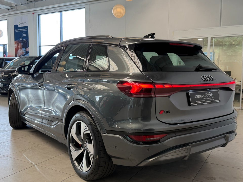 Audi Q6 e-tron S-line quattro 5d