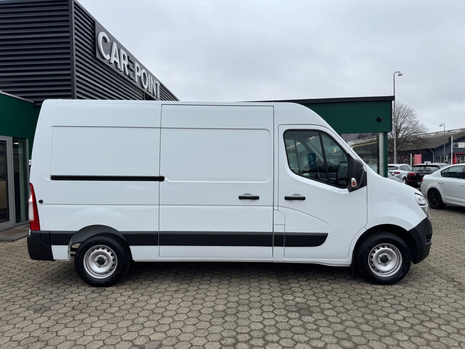 Nissan Interstar 2,0 dCi 150 L2H2 N-Connecta Van