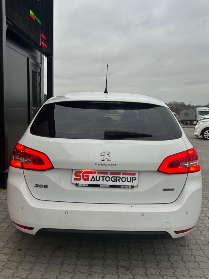 Peugeot 308 1,2 e-THP 110 Active SW 5d