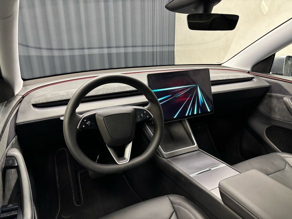 Tesla Model Y Launch Series Long Range AWD 5d