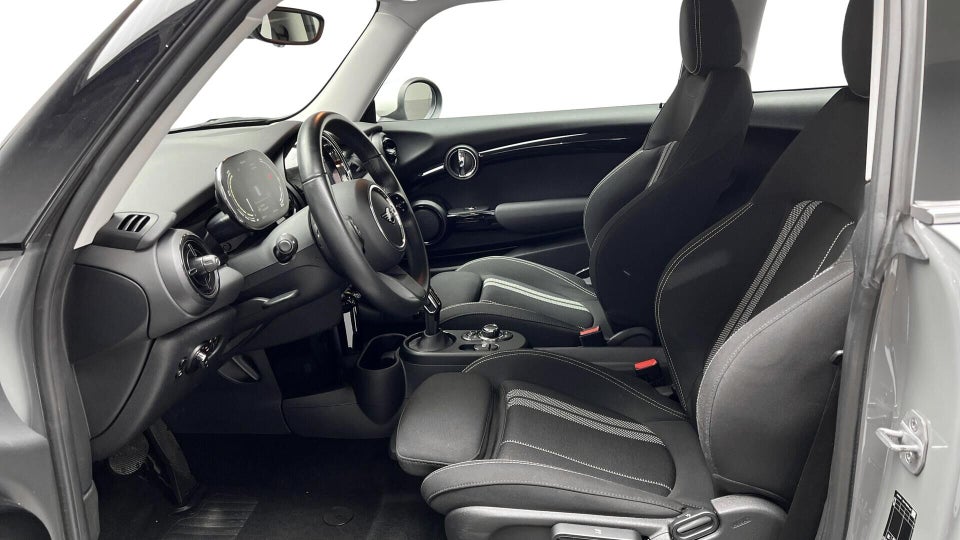 MINI Cooper SE Essential 3d