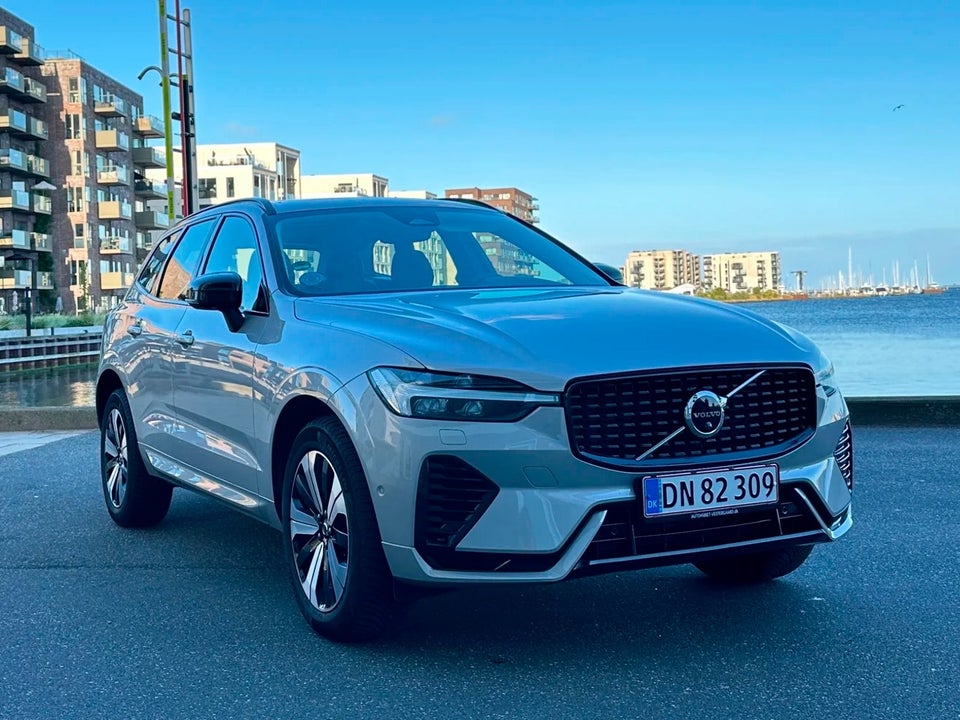 Volvo XC60 2,0 T8 ReCharge Plus Dark aut. AWD 5d