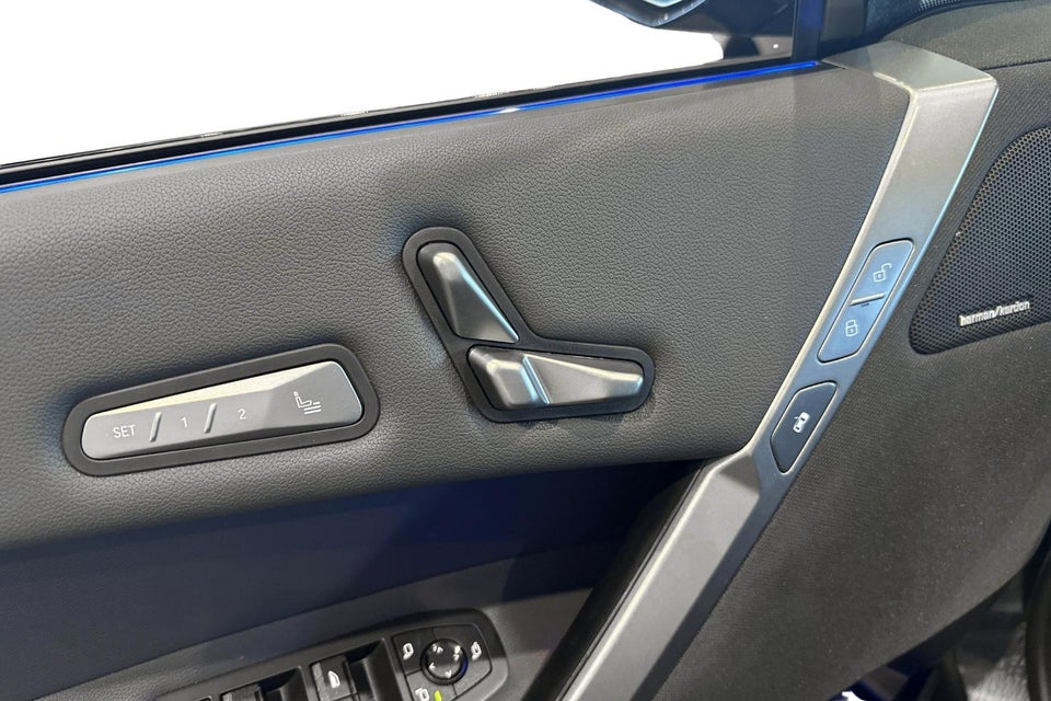 BMW iX xDrive60 Fully Charged 5d