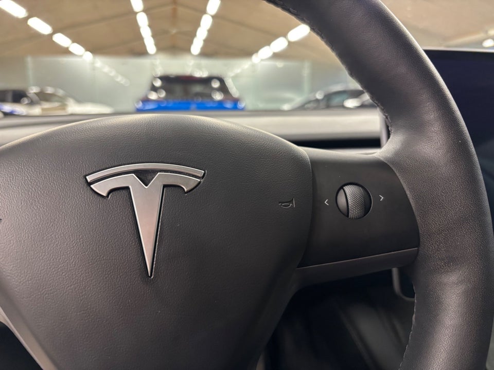 Tesla Model 3 Long Range AWD 4d