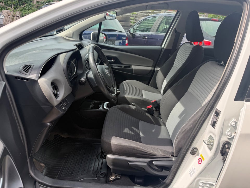 Toyota Yaris 1,0 VVT-i T2 5d