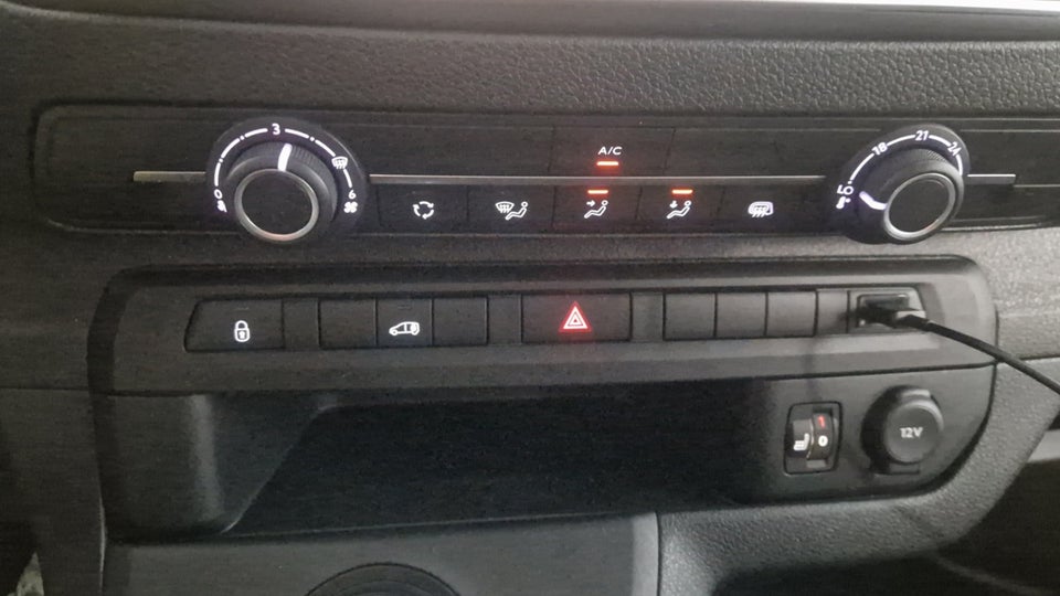 Peugeot Expert 2,0 BlueHDi 144 L2 Plus EAT8 Van