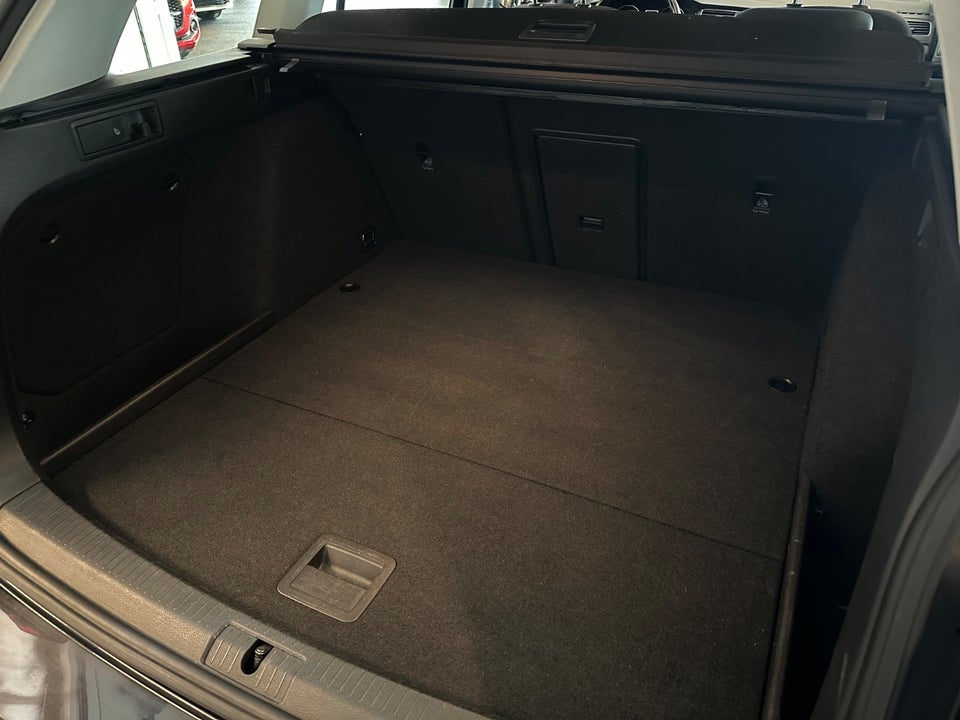 VW Golf VII 1,5 TSi 130 Comfortline Variant 5d