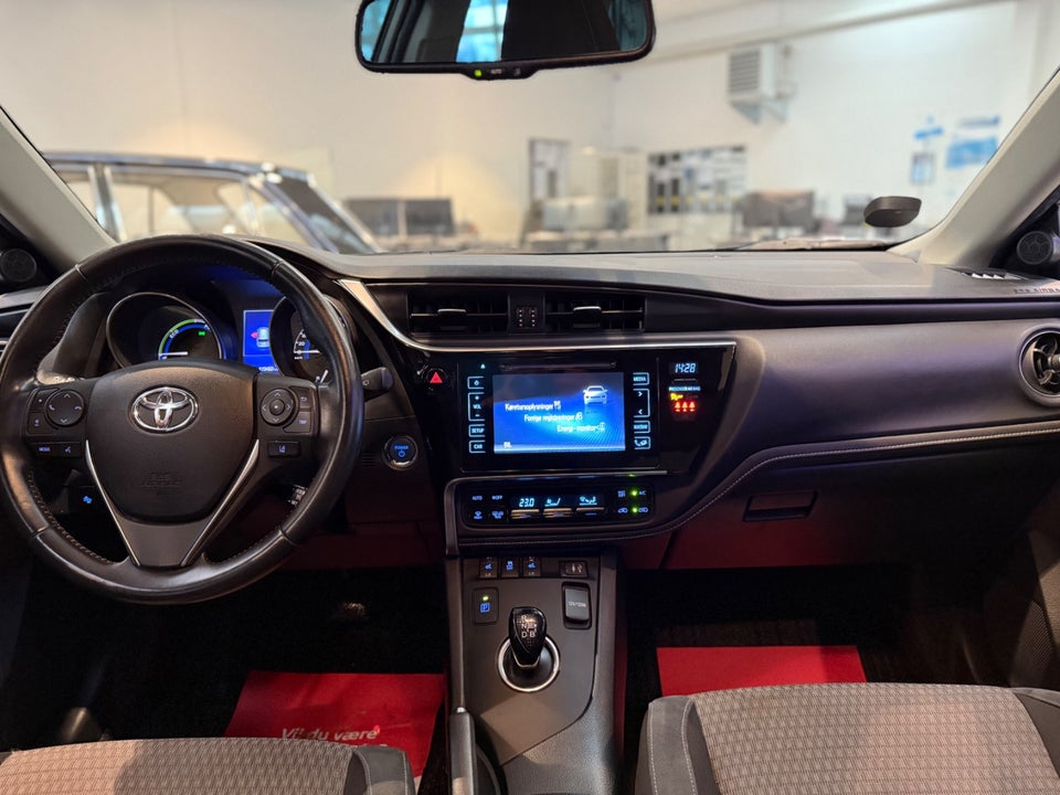 Toyota Auris 1,8 Hybrid H4 Touring Sports CVT 5d