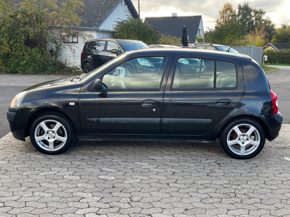 Renault Clio II 1,2 8V Storia 5d