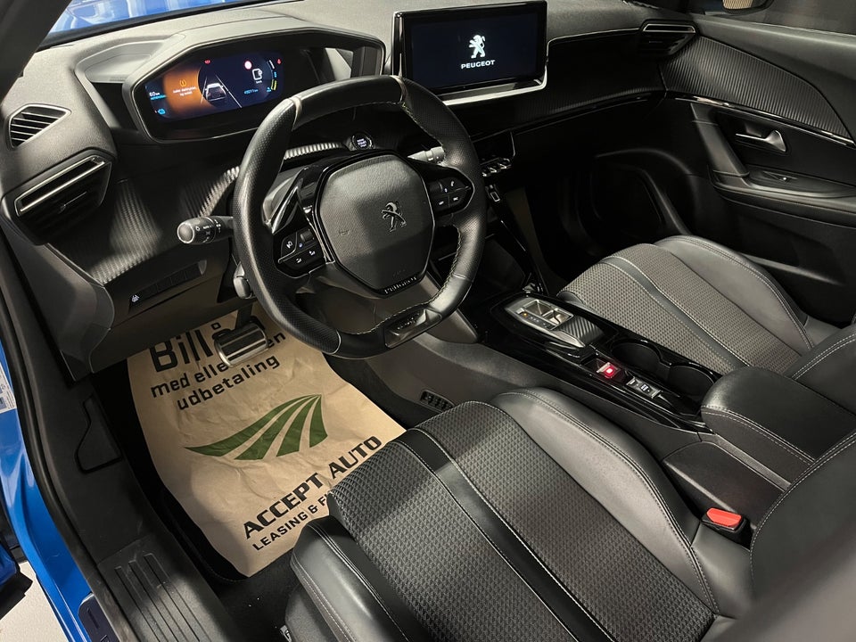 Peugeot e-2008 50 GT 5d