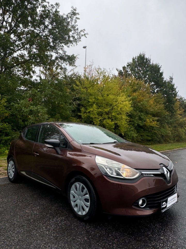 Renault Clio IV 0,9 TCe 90 Dynamique Sport Tourer 5d