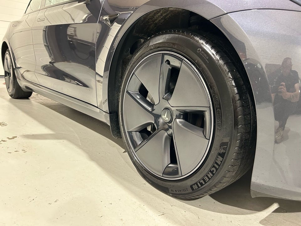 Tesla Model 3 Long Range AWD 4d