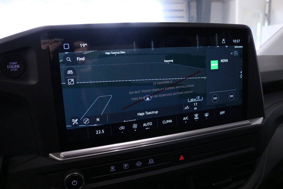VW e-Caravelle 64 Basis SWB