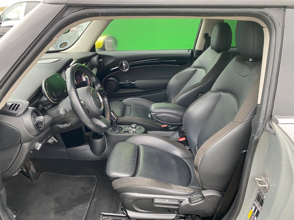 MINI Cooper SE Classic Trim 3d