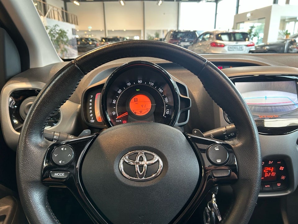 Toyota Aygo 1,0 VVT-i x-sky x-shift 5d