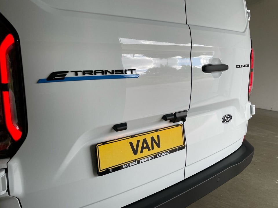 Ford E-Transit Custom 320 L1 64 Trend