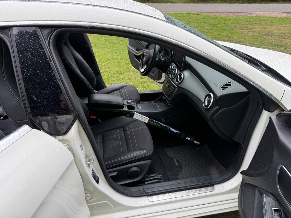Mercedes CLA200 1,6 AMG Line Shooting Brake aut. 5d