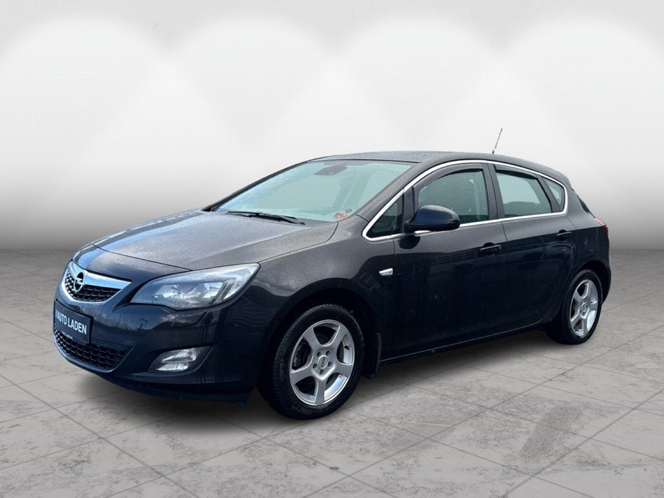 Opel Astra 1,4 T 140 Enjoy 5d
