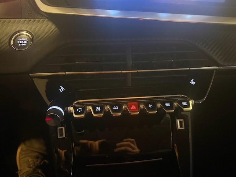 Peugeot 208 1,2 PureTech 100 Allure EAT8 5d